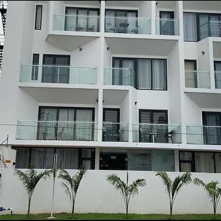 The Pine Court Apartment Accra Exterior photo